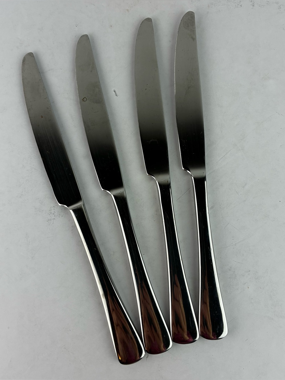 Oneida Bellasana Knives Set of 4